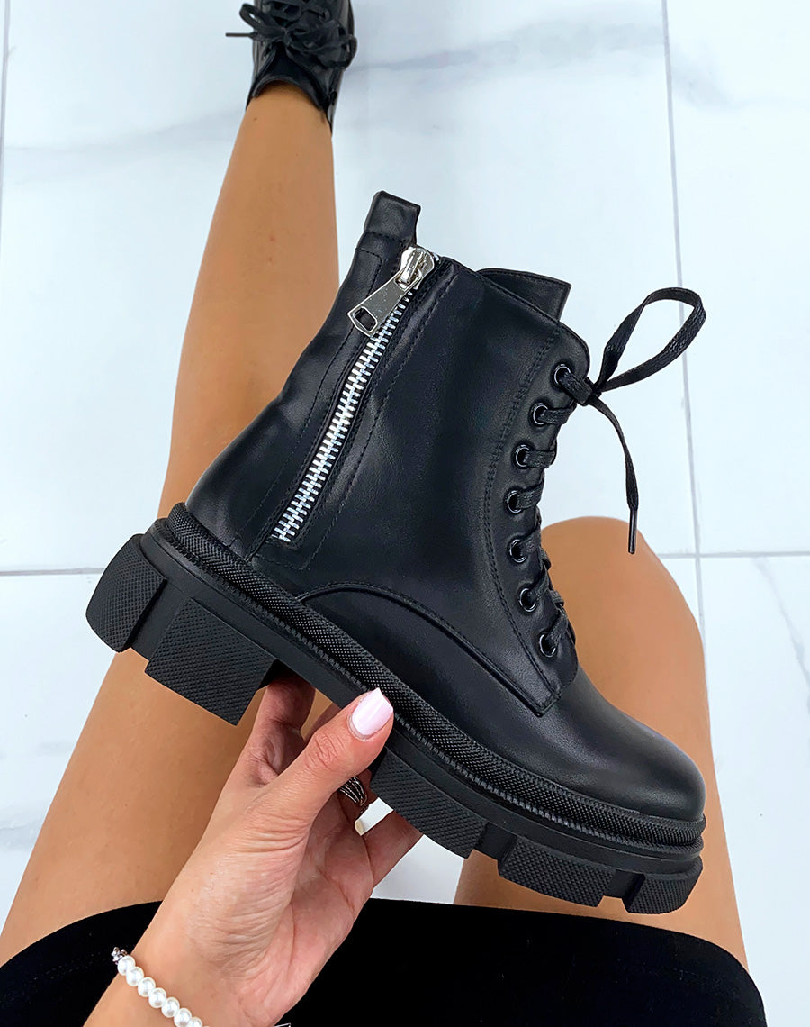 Bottines noires à lacet et zip décoratif