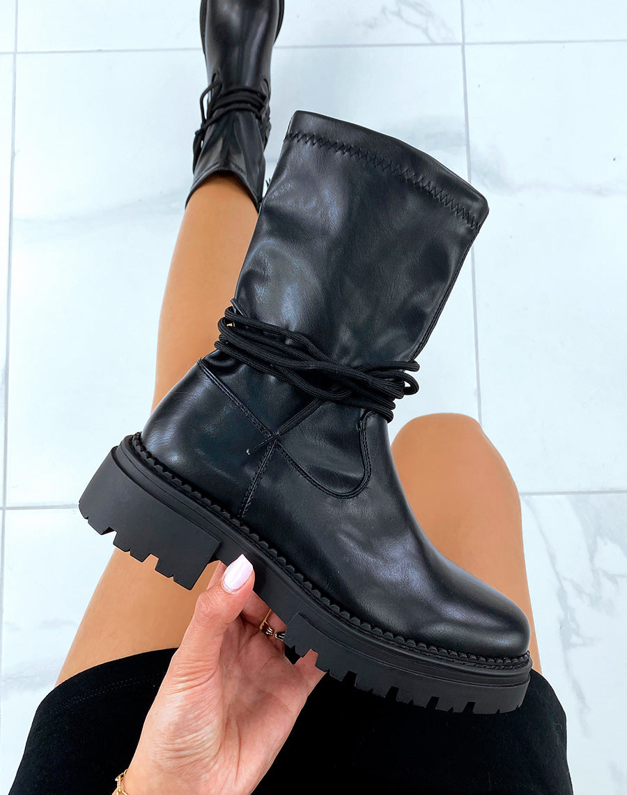 Bottines noires à lacets