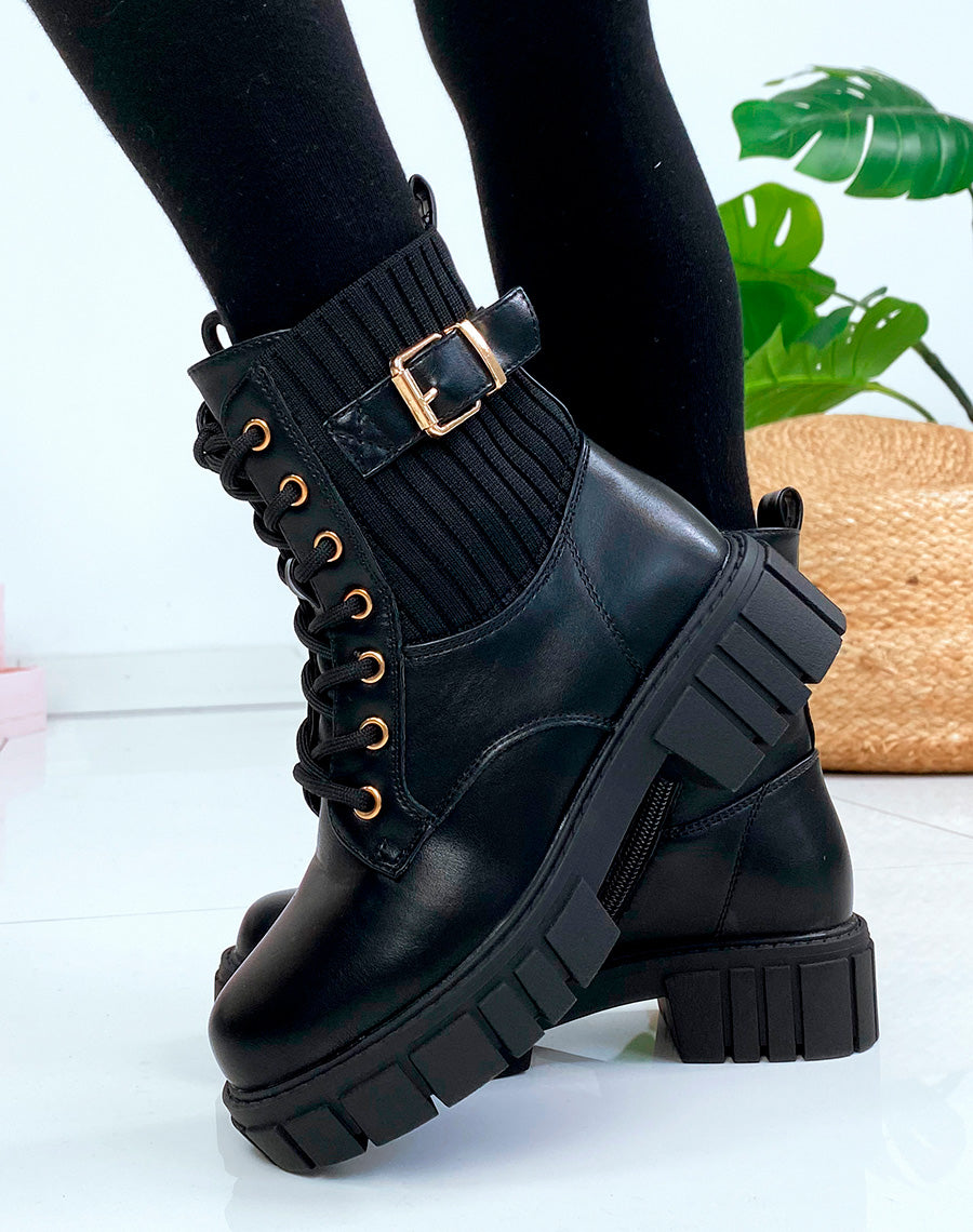 Bottines noires à lacets et détails dorés