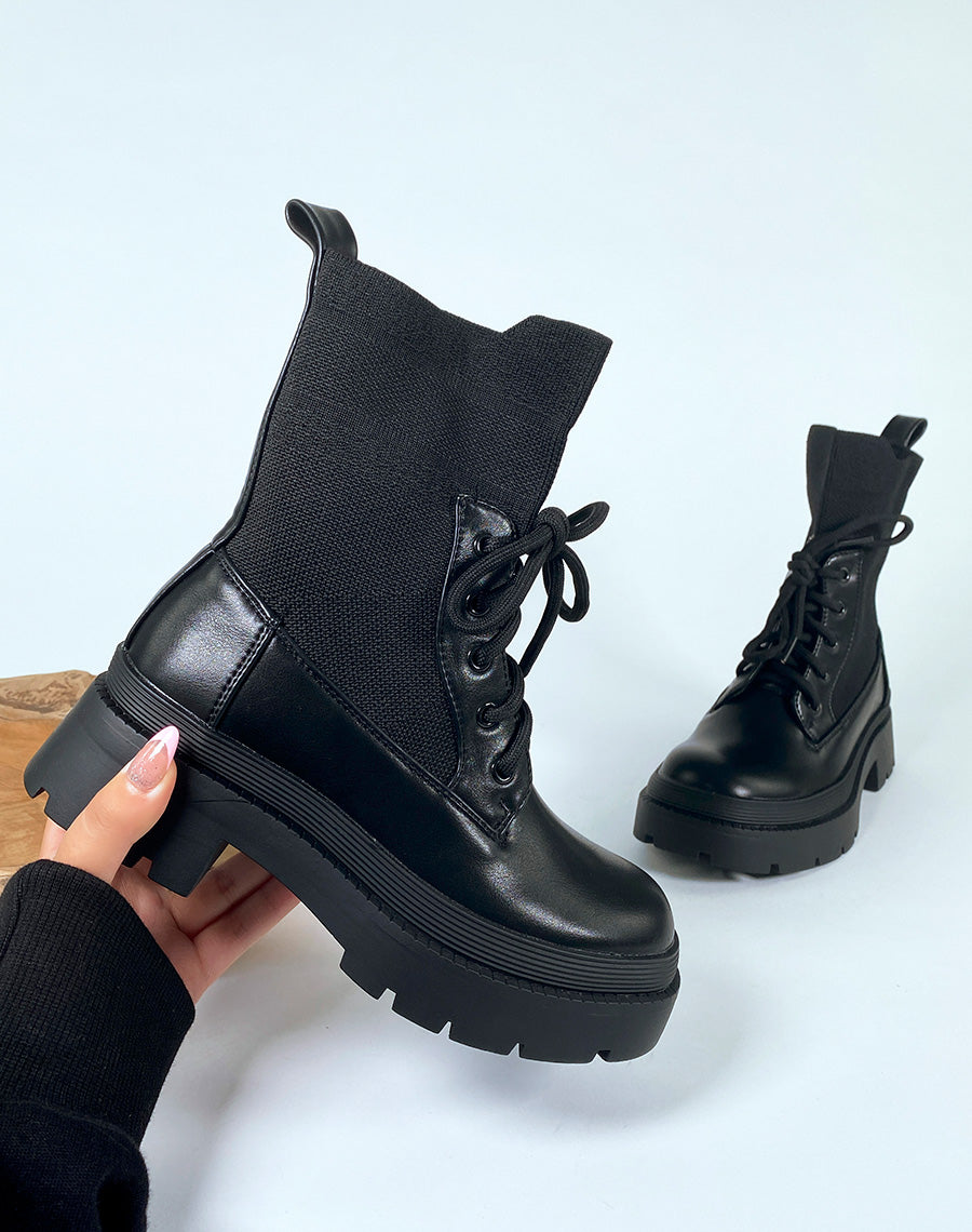 Bottines noires à lacets et élastique