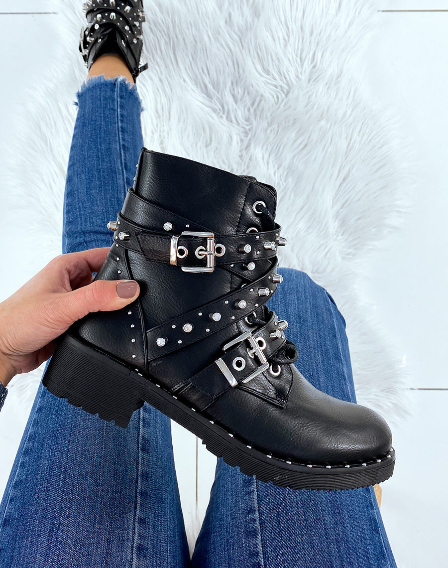 Bottines noires à lacets et multiples sangles décorées
