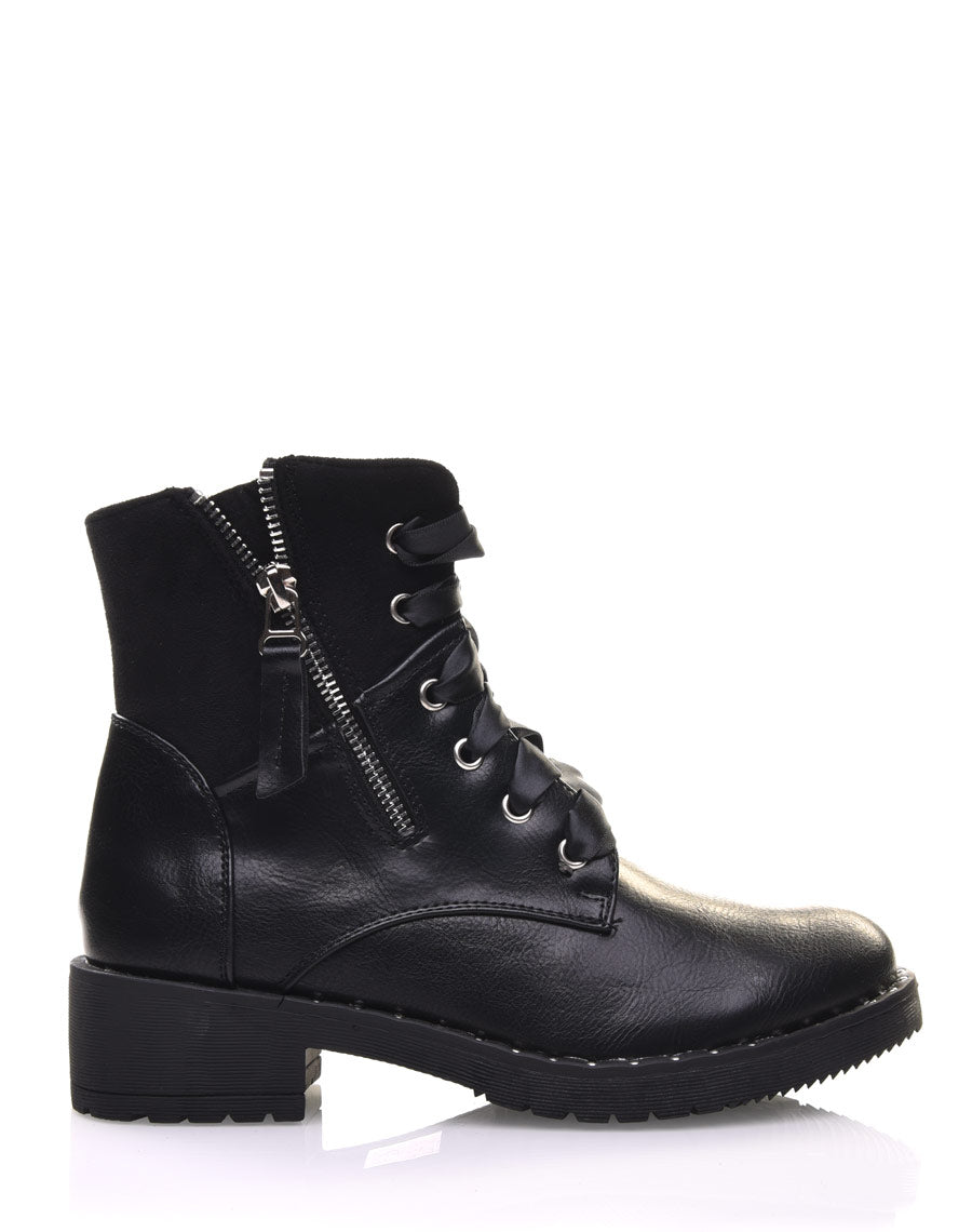Bottines noires à lacets et semelles cloutées