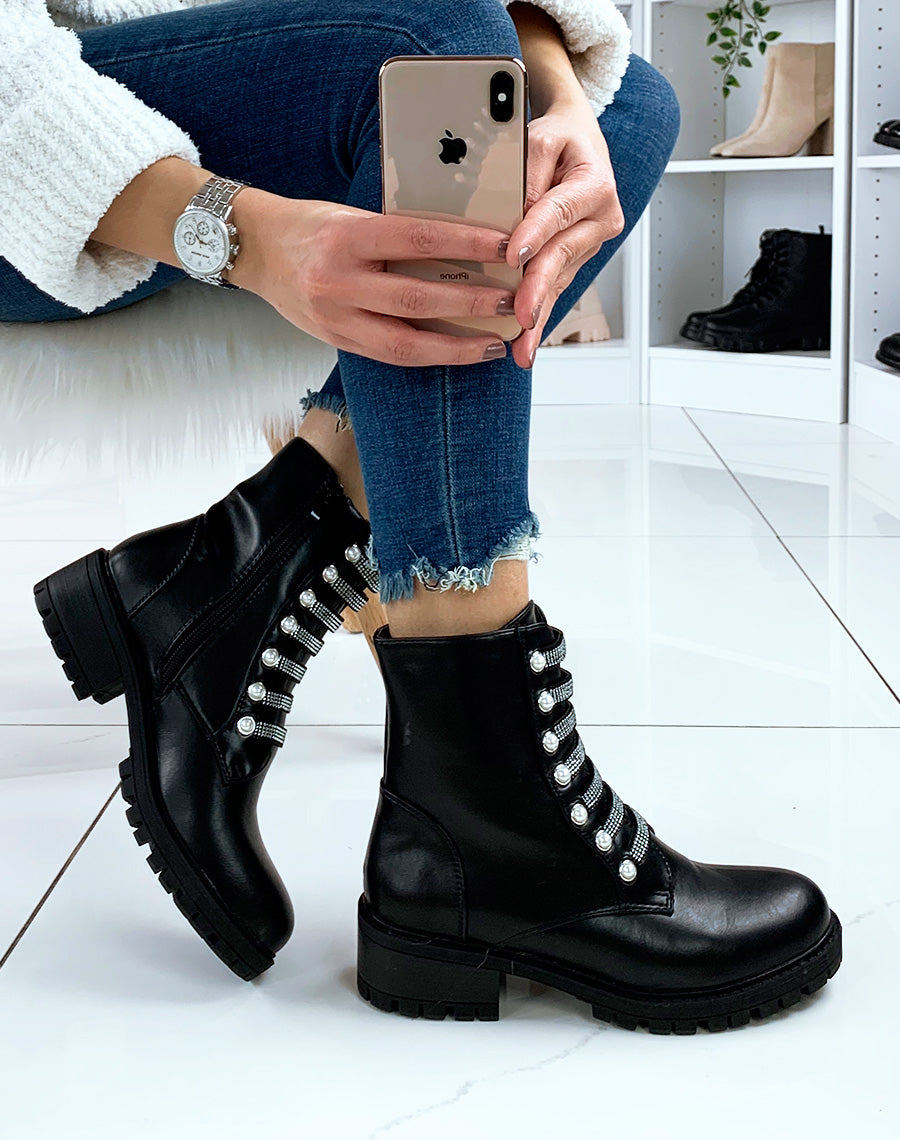 Bottines noires lacets à strass