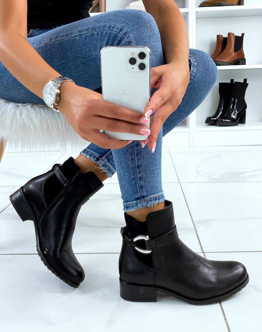 Bottines noires à lanière à anneau argenté