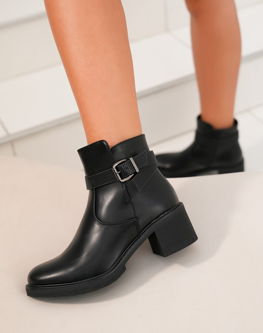Bottines noires à lanières ajustable et talon carré