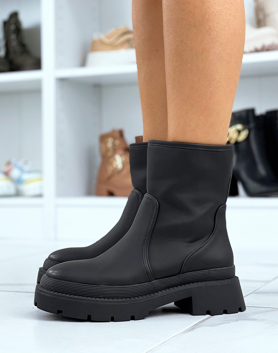 Bottines noires montantes à double semelle talonnée et épaisse