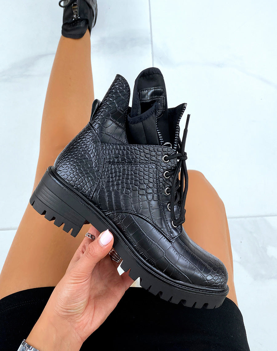 Bottines noires montantes effet croco