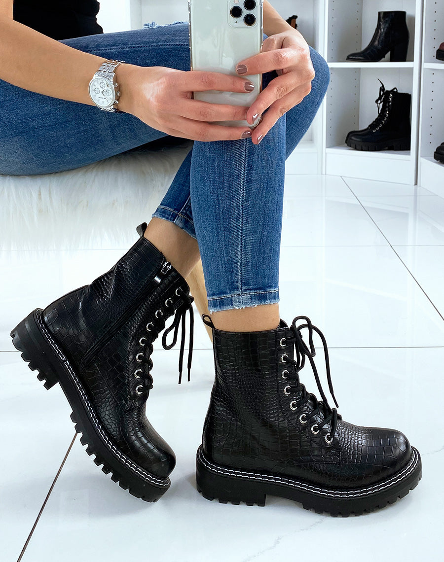 Bottines noires montantes effet croco