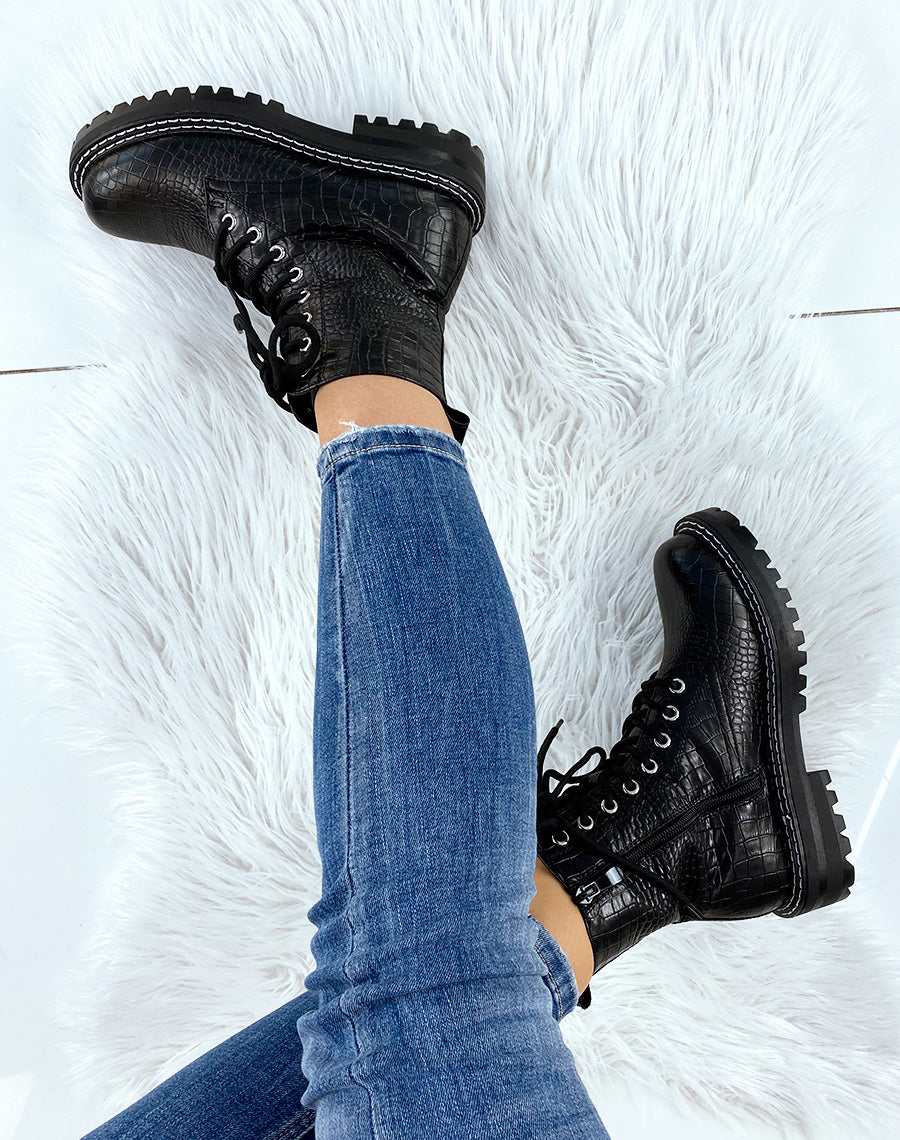 Bottines noires montantes effet croco
