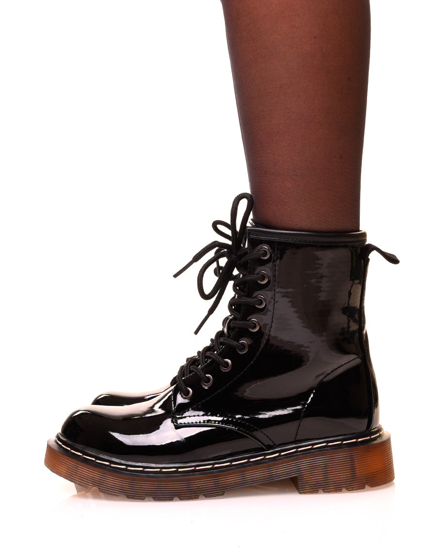 Bottines noires montantes vernies à lacets