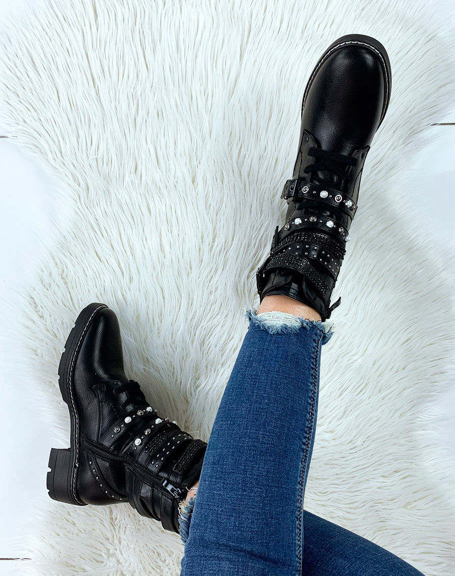 Bottines noires à multiples lanières