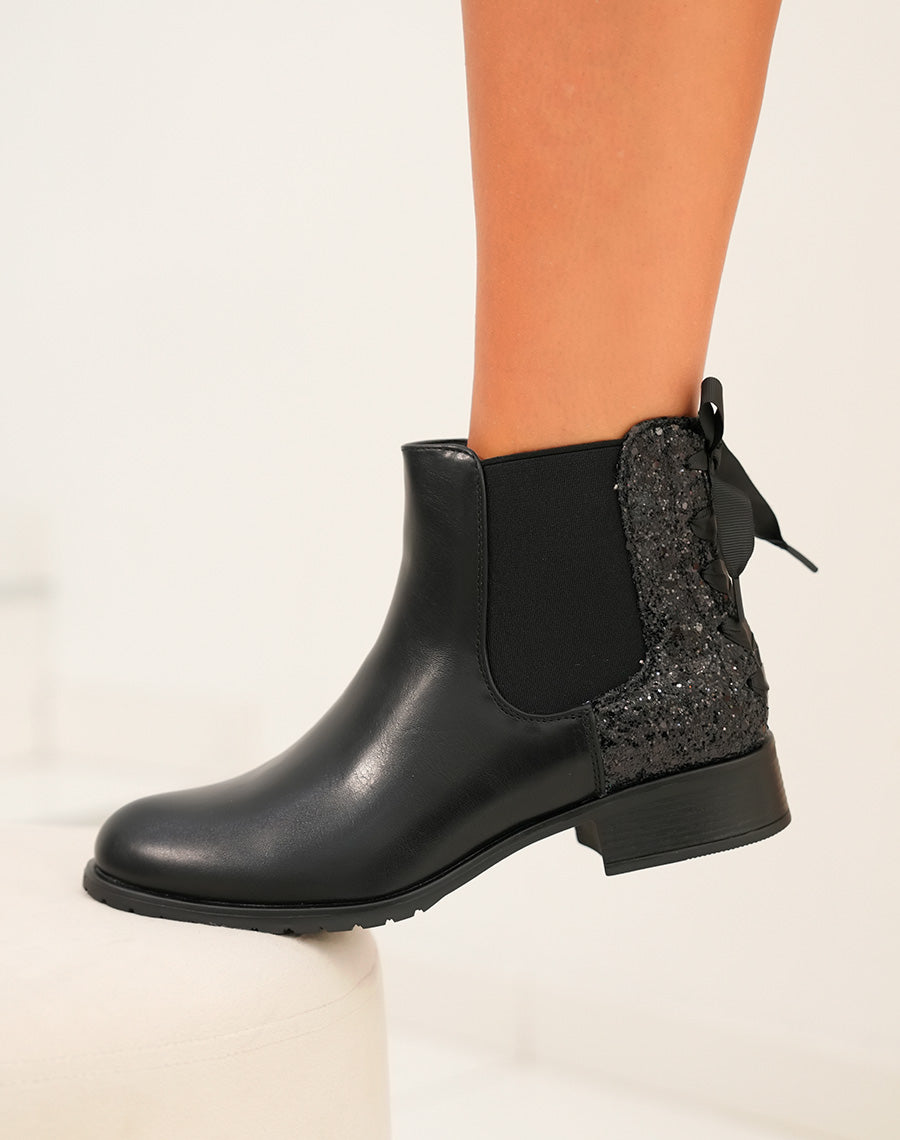 Bottines noires à paillettes et lacets