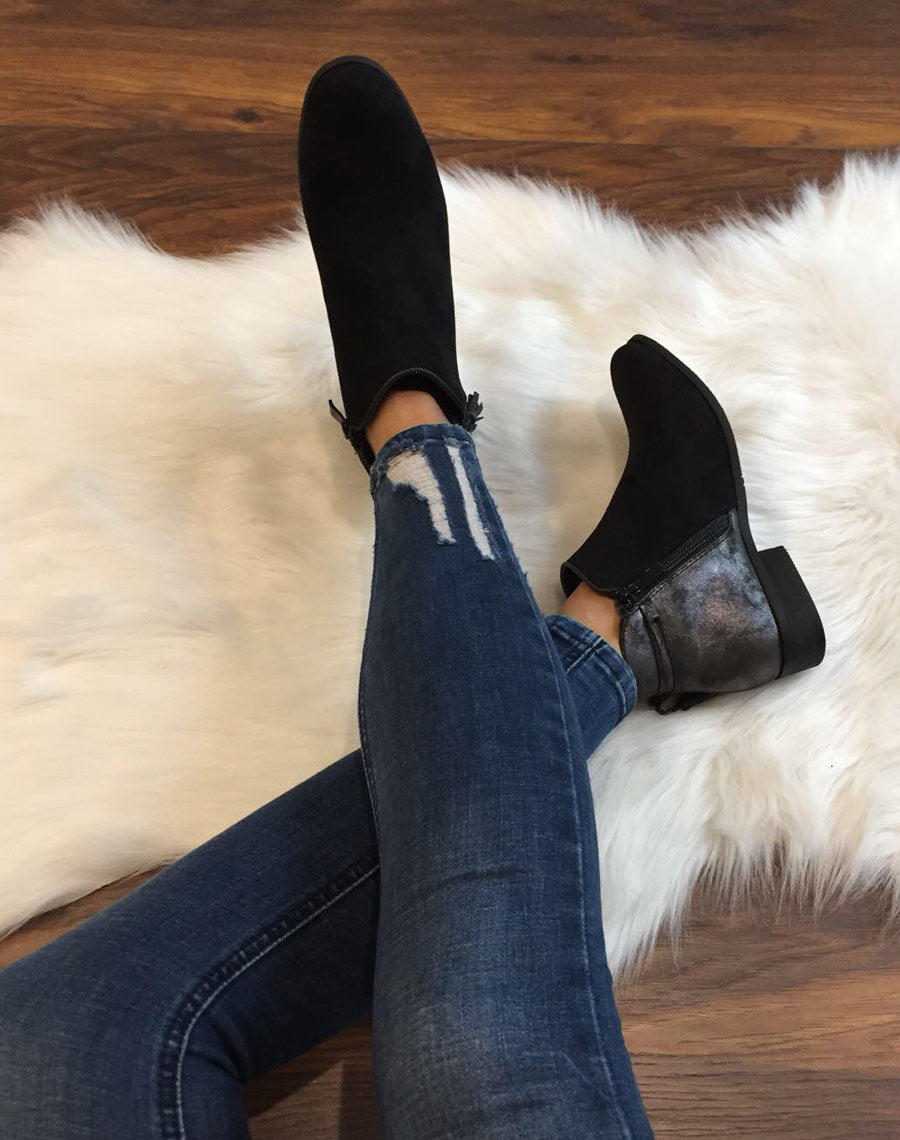 Bottines noires plates empiècement métallisé