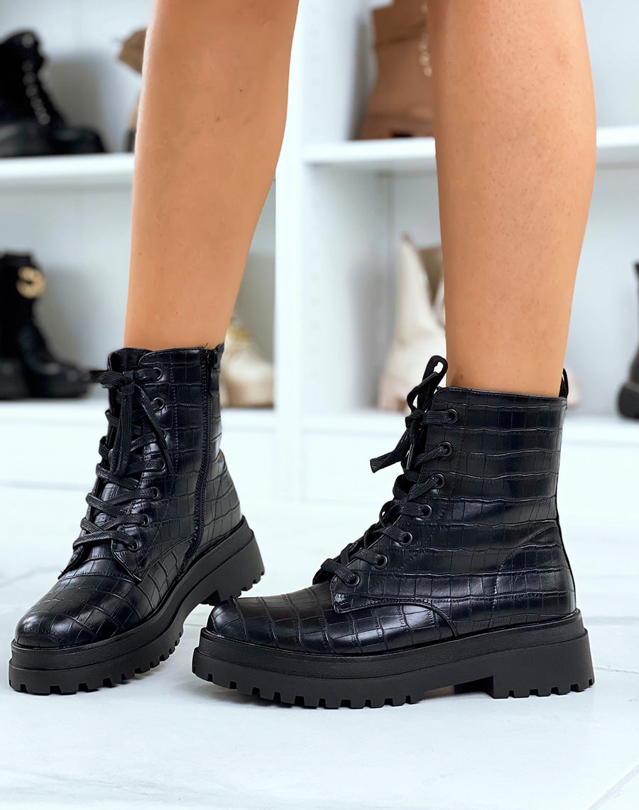 Bottines noires quadrillée effet croco montantes à lacets