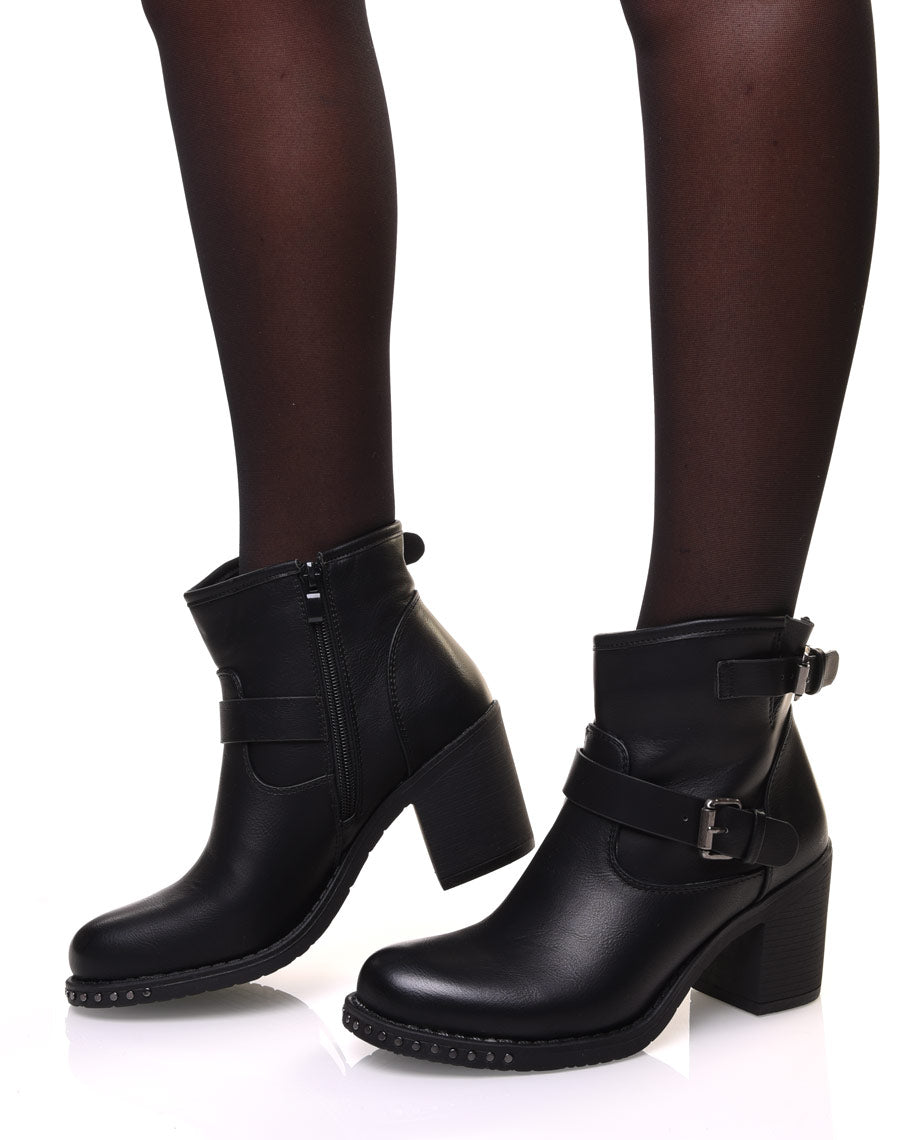 Bottines noires à sangles