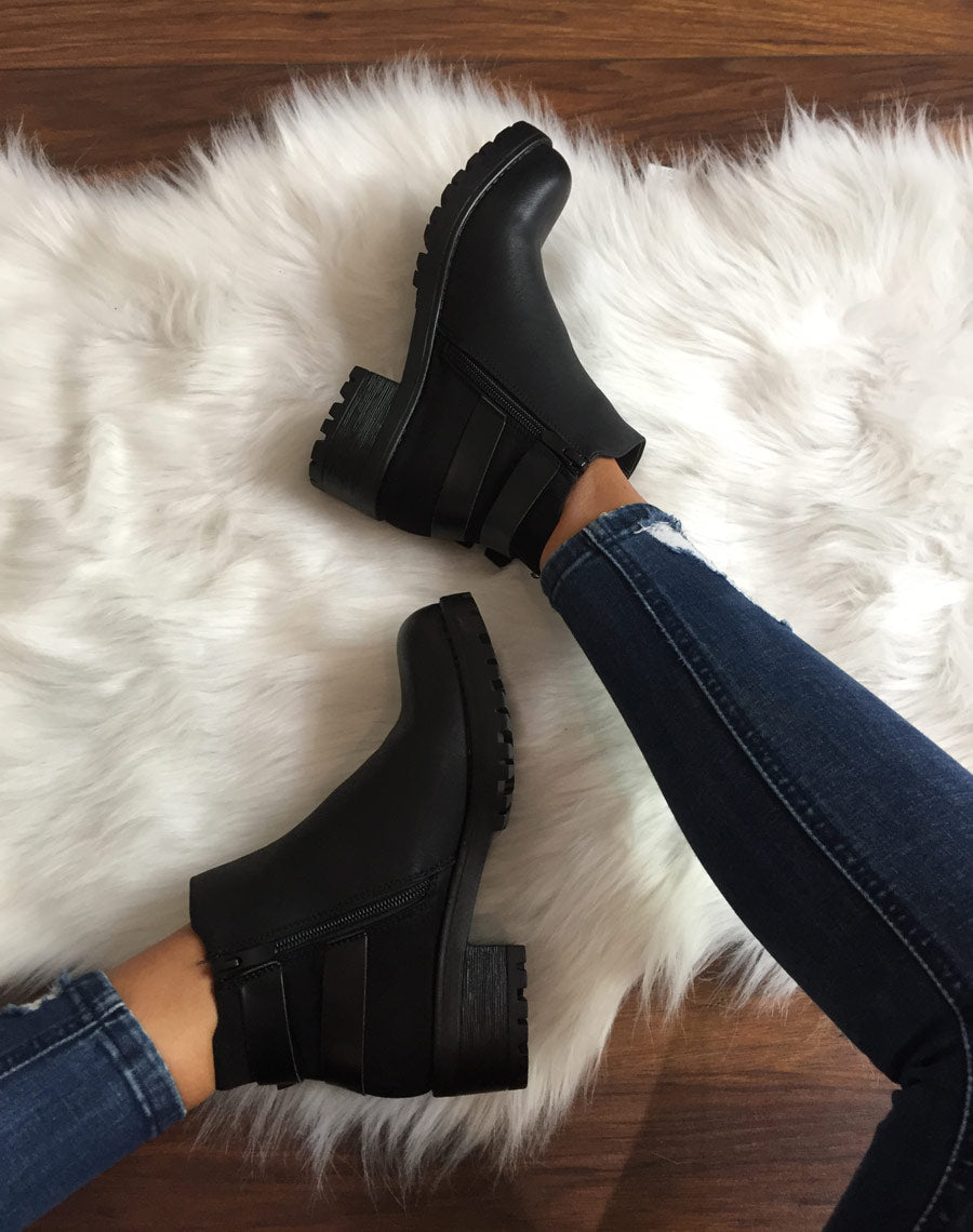 Bottines noires à semelle crantée