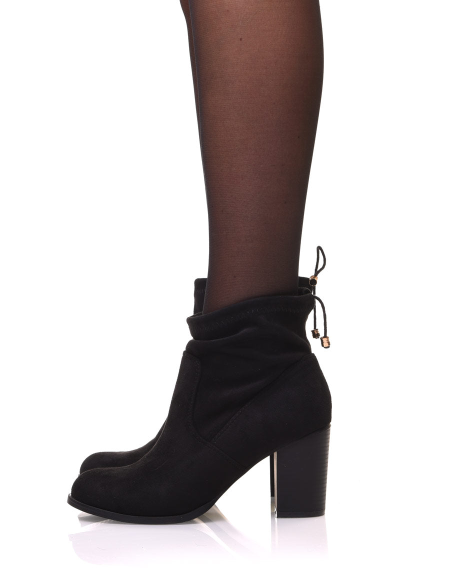 Bottines noires souples en suédine à talons