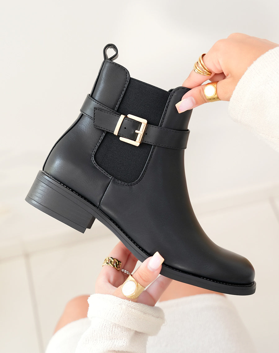 BOTTINES NOIRES STYLE CHELSEA AVEC LANIÈRE DORÉE
