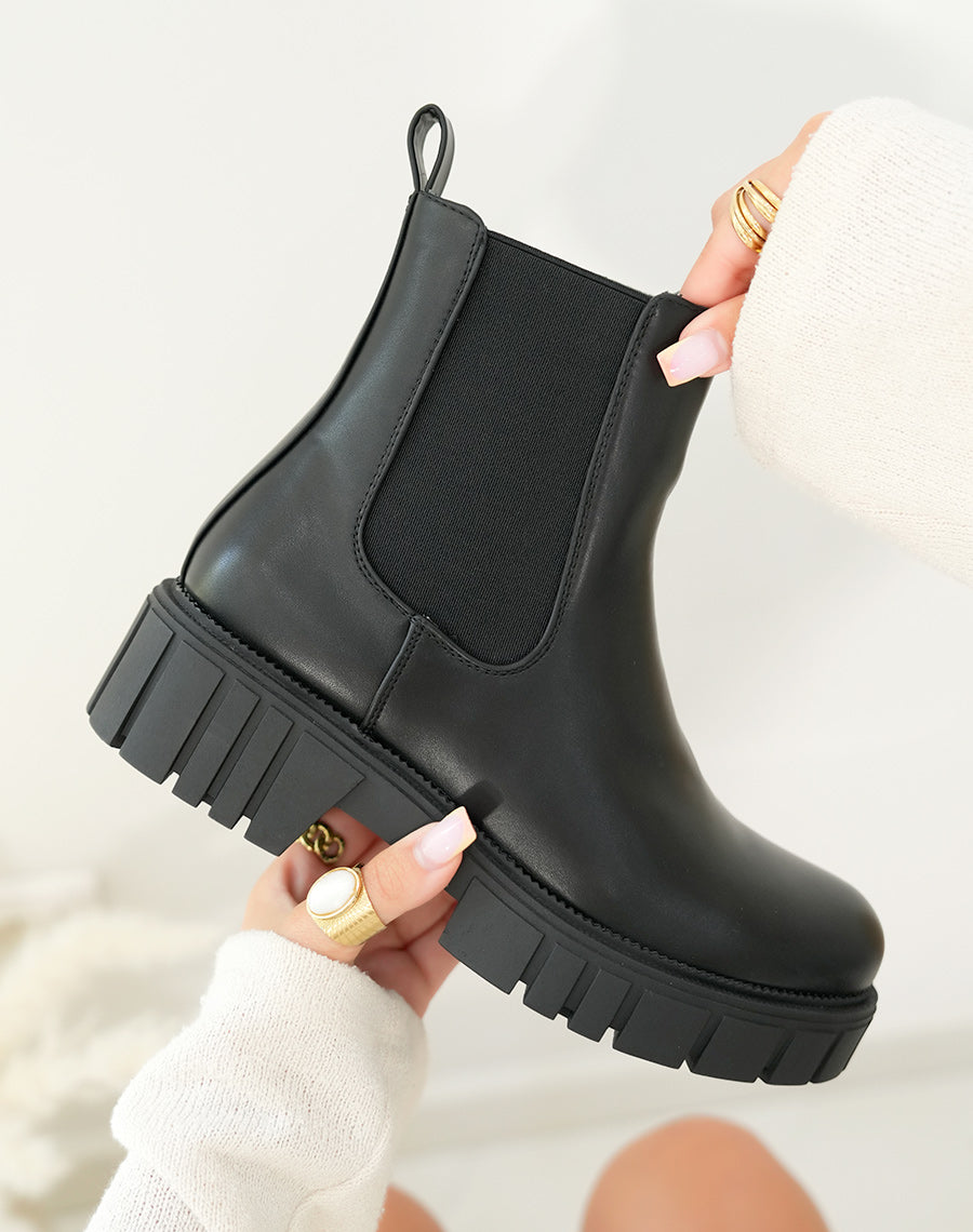 BOTTINES NOIRES STYLE CHELSEA AVEC SEMELLE CRANTÉE POUR FEMME