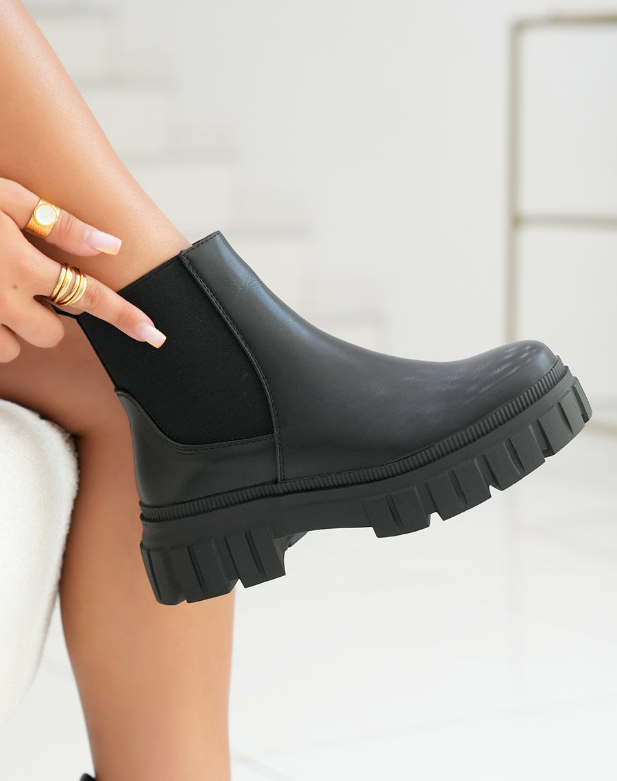BOTTINES NOIRES STYLE CHELSEA AVEC SEMELLE ÉPAISSE CRANTÉE