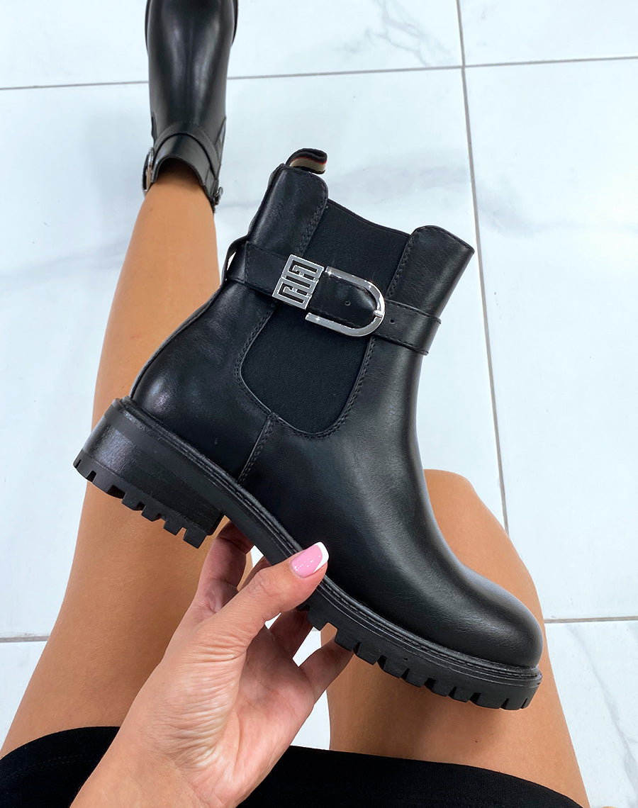 Bottines noires style chelsea à lanière à détail argenté