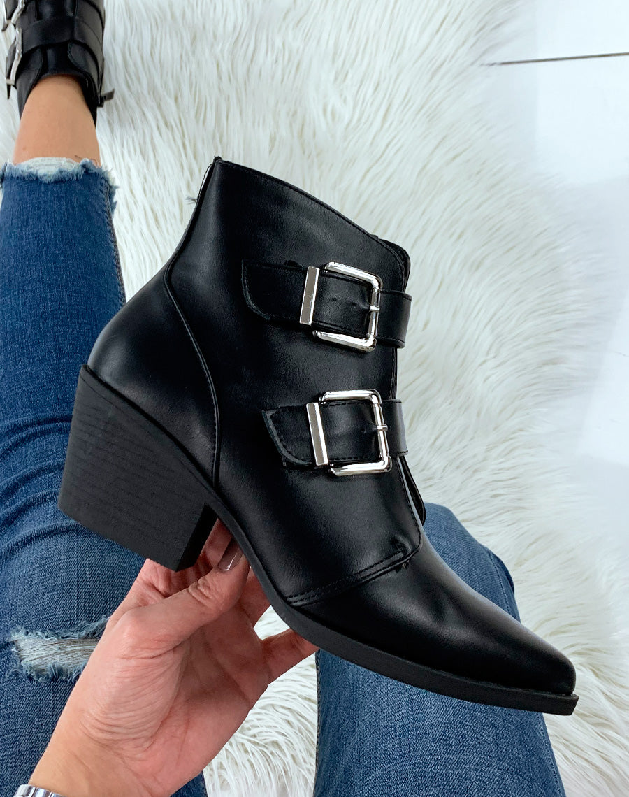 Bottines noires à talon biseauté et bout pointu