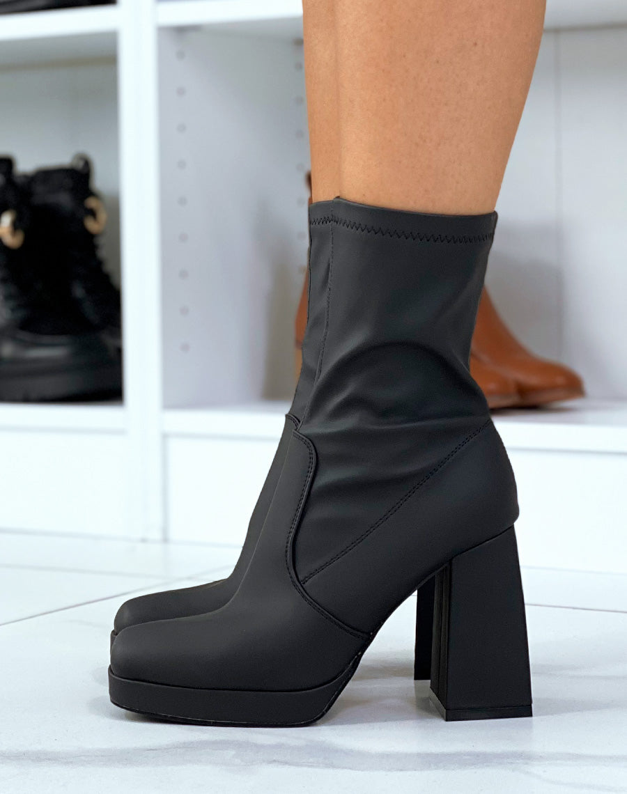 Bottines noires à talon effet chaussettes noir mate
