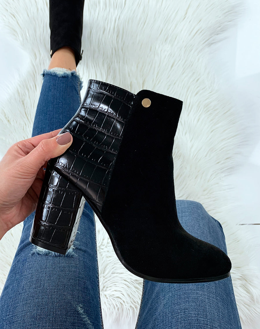 Bottines noires à talon en suédine noir et effet croco