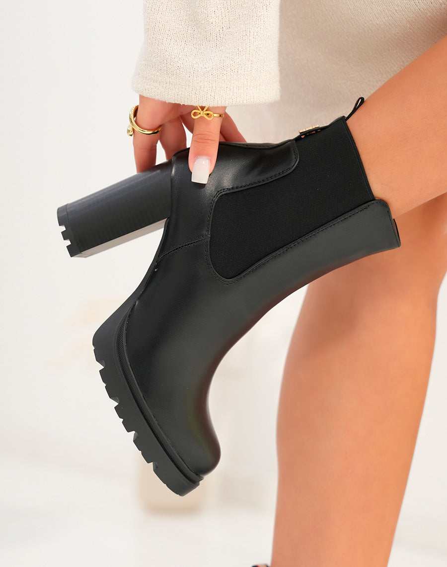 Bottines noires à talon et détail en élastique