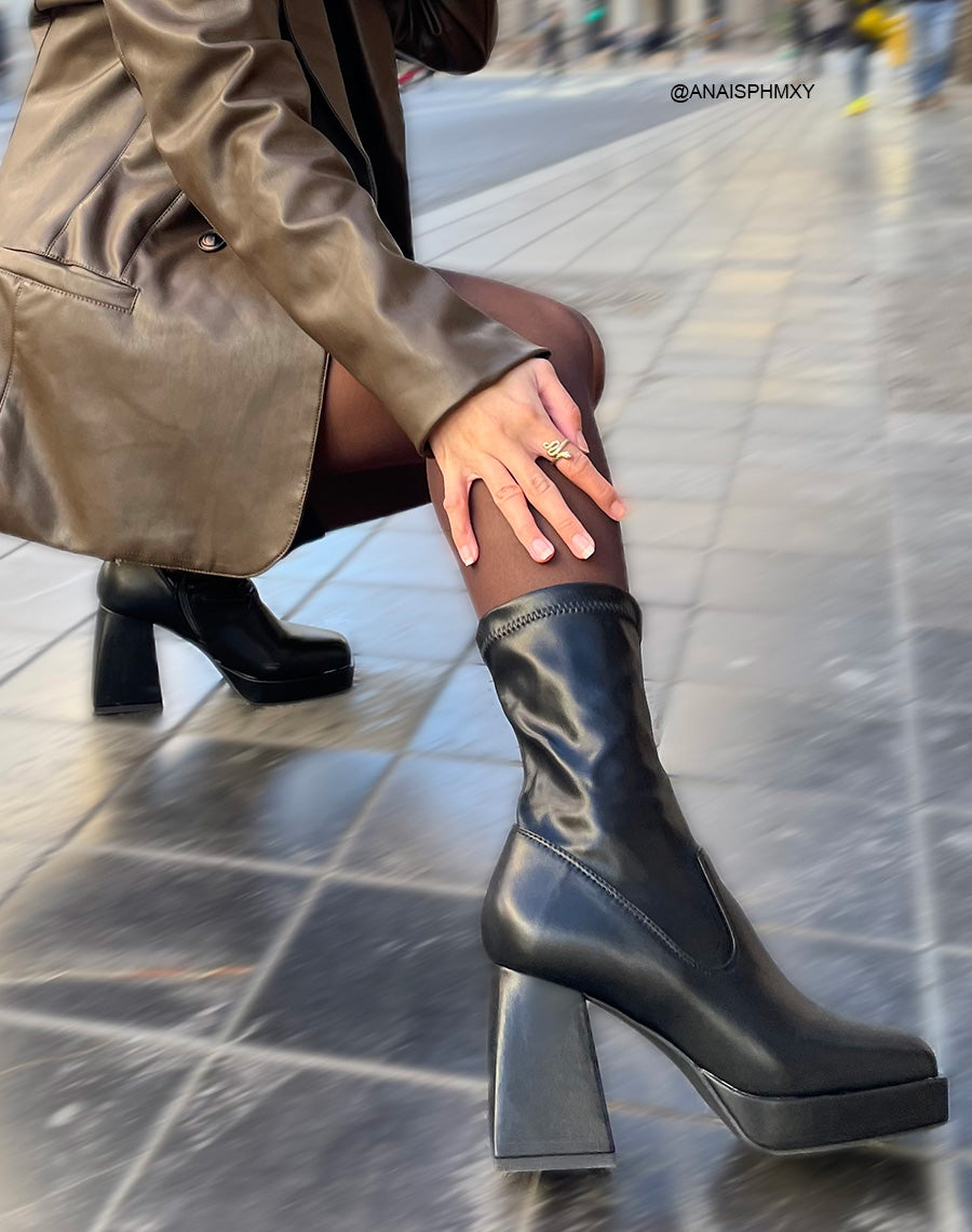 Bottines noires à talon et tige effet chaussette