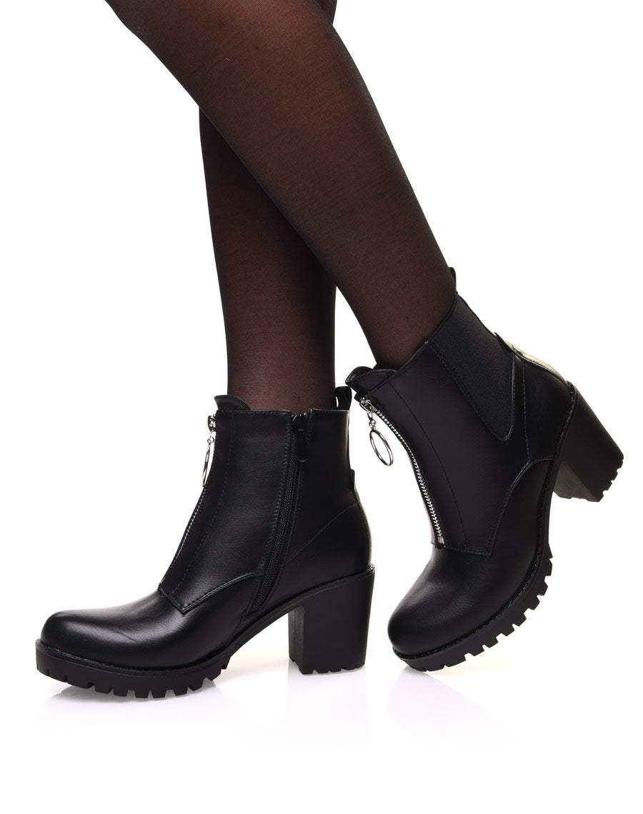 Bottines noires à talon mi haut et semelle crantée