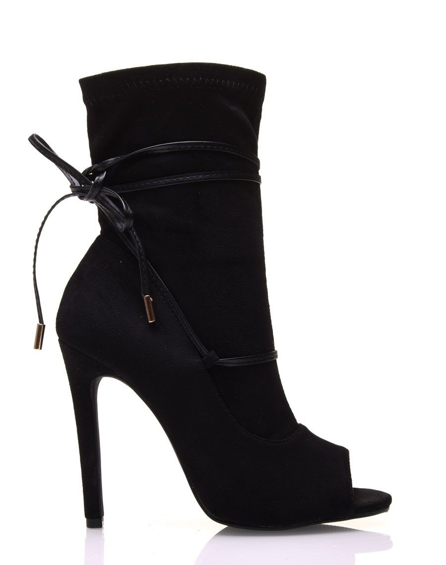 Bottines noires à talons aiguilles