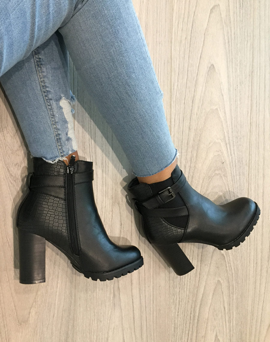 Bottines noires à talons bi matières à sangle décorative
