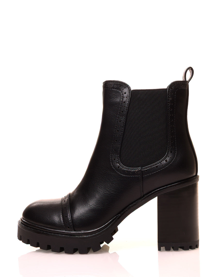 Bottines noires à talons carrés et à semelles crantées