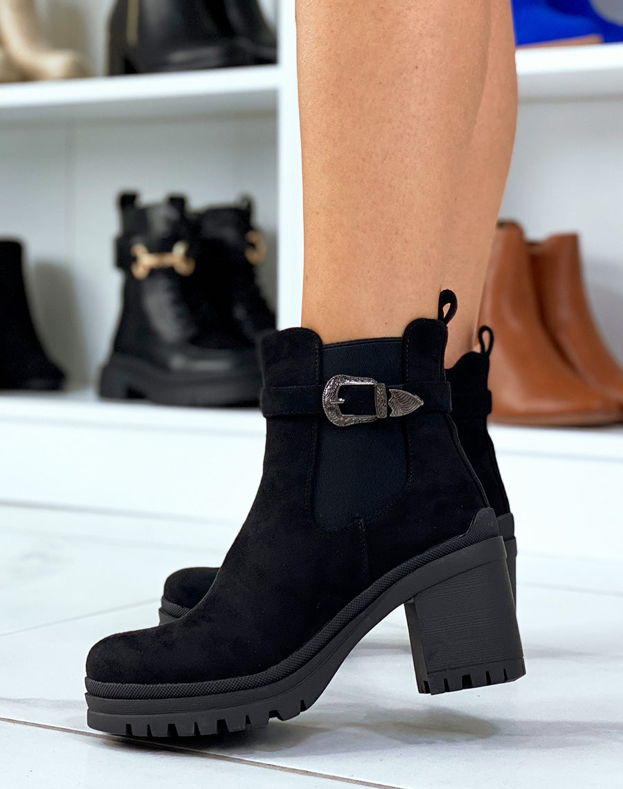 Bottines noires à talons effet daim à élastique et sangle ornée de détails argentés