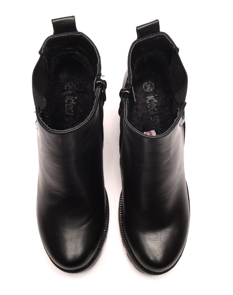 Bottines noires à talons et semelle épaisse