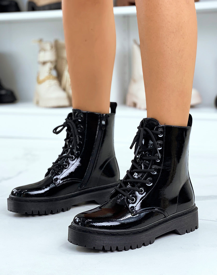 Bottines noires vernies montantes à lacets