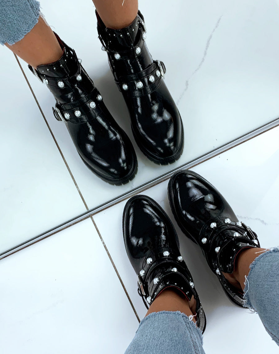 Bottines noires vernis à empiècement effet croco et lanières perlées