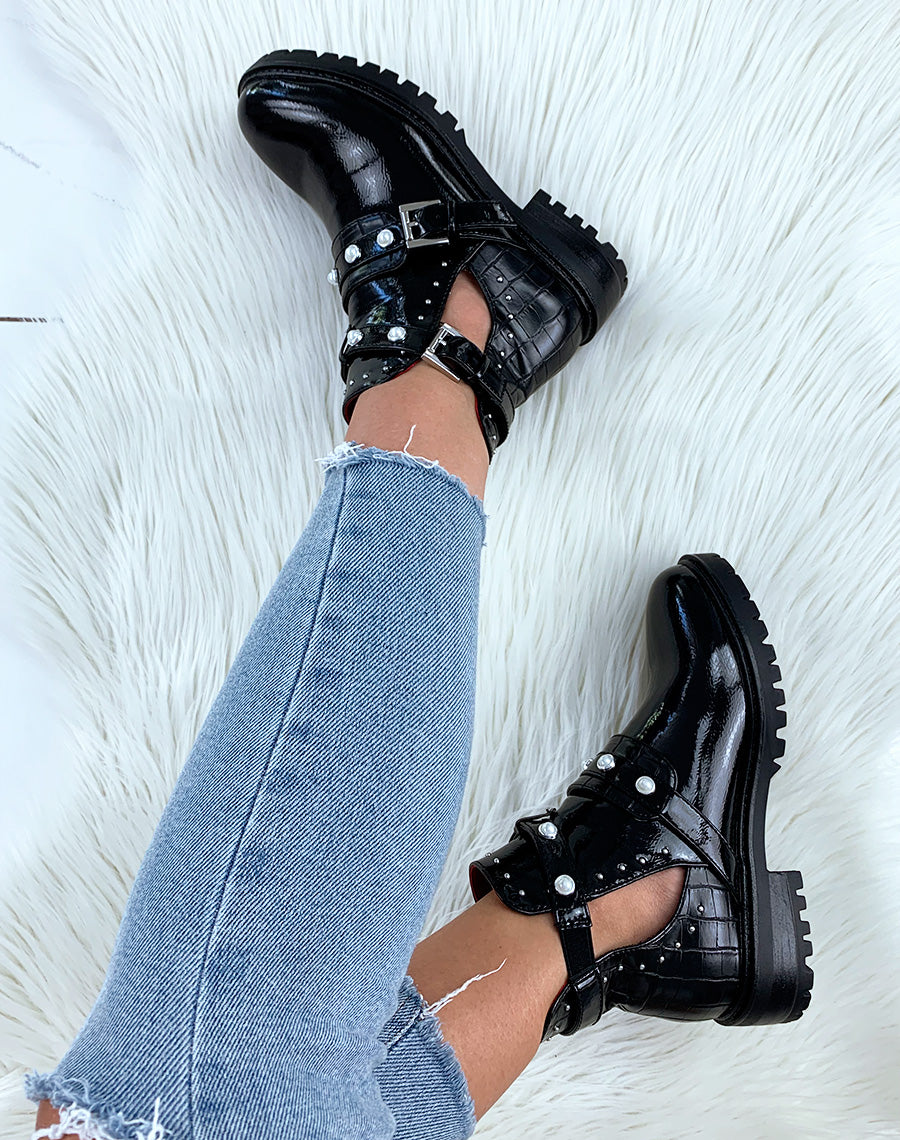 Bottines noires vernis à empiècement effet croco et lanières perlées