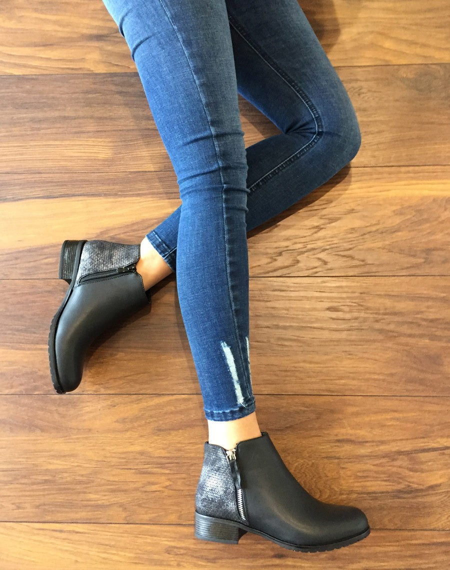 Bottines plates bi matières noires