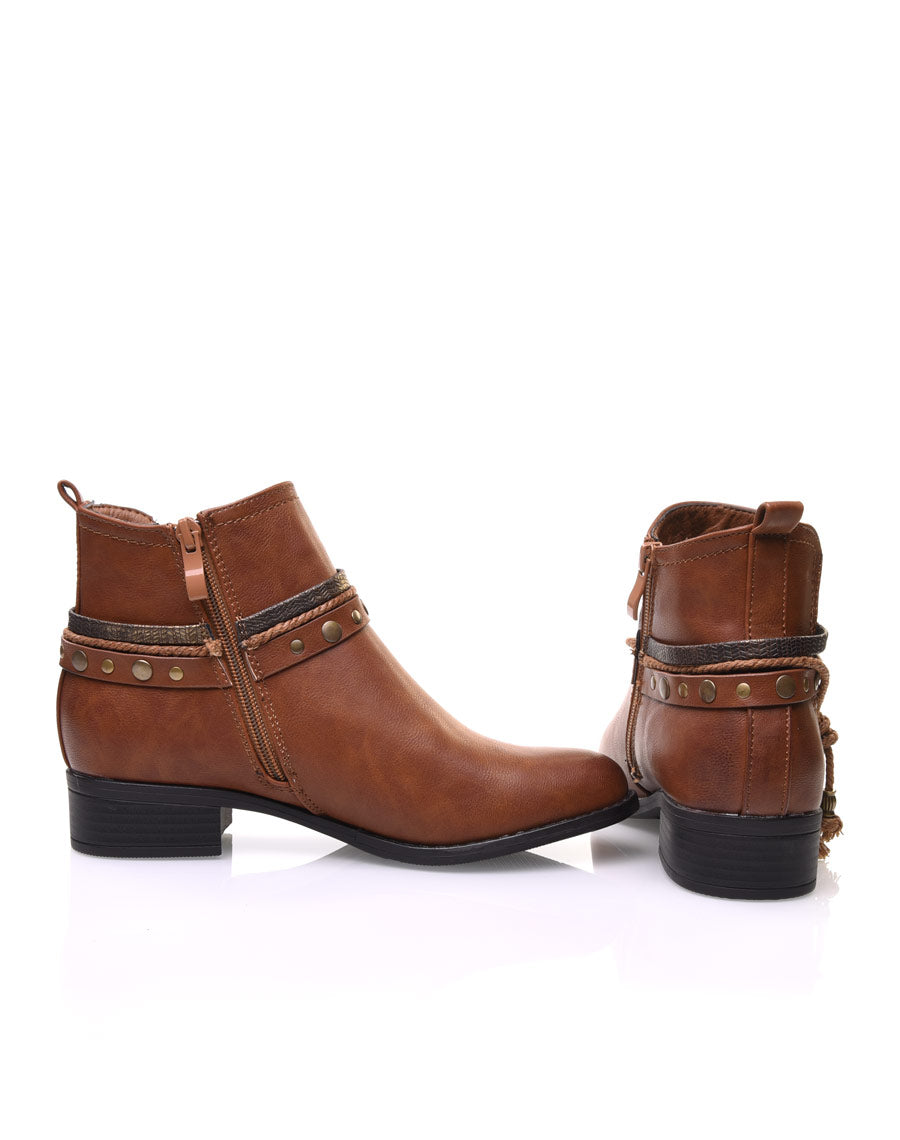 Bottines plates camel avec différentes lanières