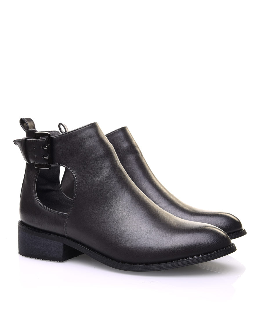 Bottines plates grises ajourées avec sangle