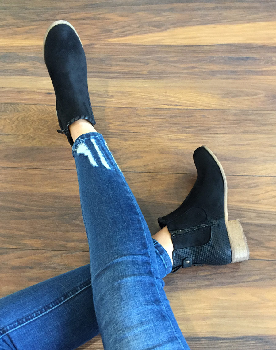 Bottines plates noires bi matières à détails