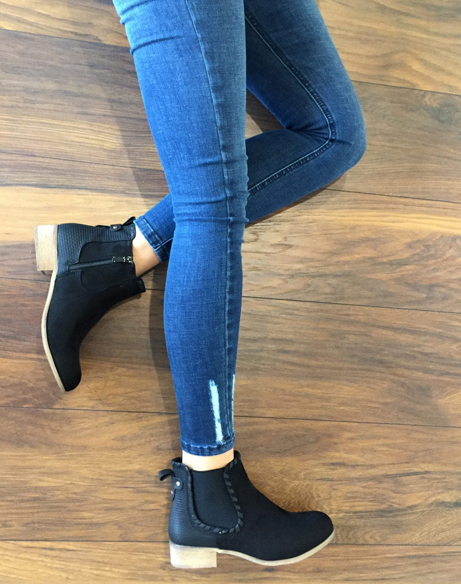 Bottines plates noires bi matières à détails