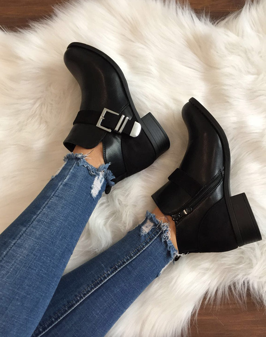 Bottines plates noires empiècements suédines