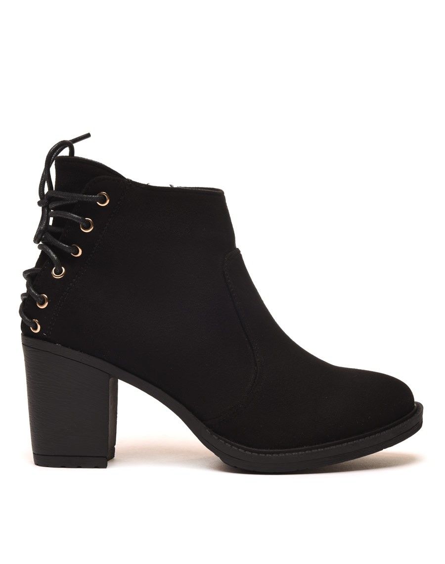 Bottines plates noires suédine à forme santiag