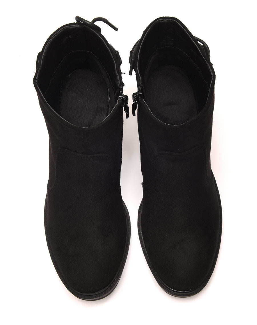 Bottines plates noires suédine à forme santiag