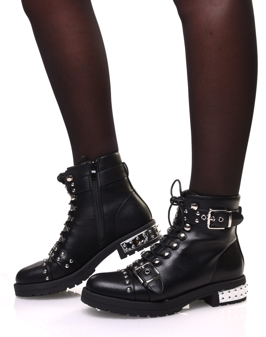 Bottines rock noires à lacet