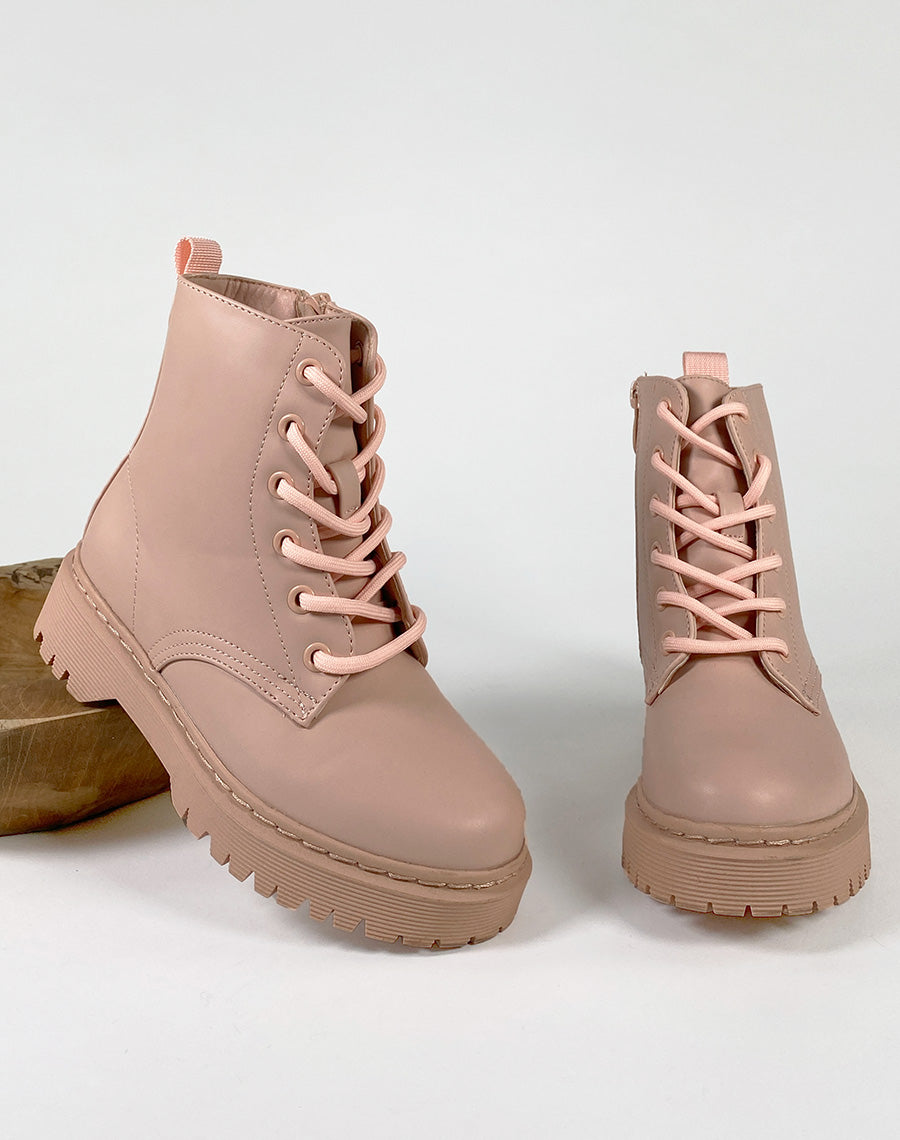 Bottines rose clair à lacets