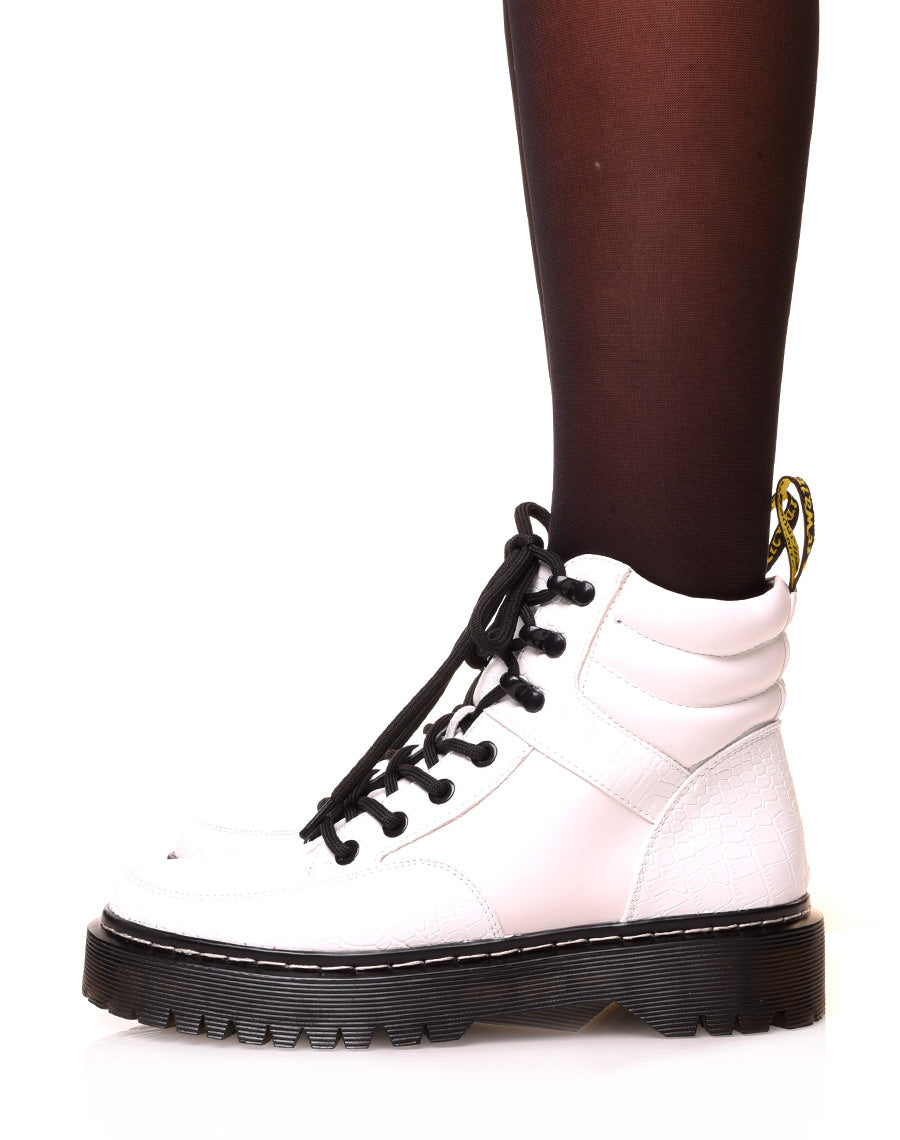 Bottines à semelle épaisse blanche effet croco